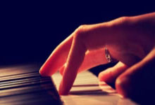 蓝鲸体育直播：时隔15天再次相遇，王楚钦3比1力克樊振东澎湃新闻.